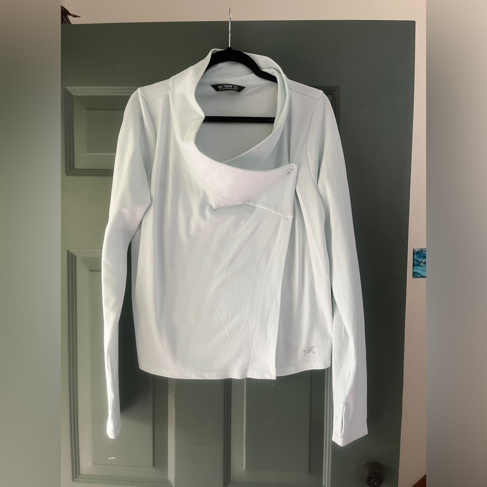 Arc'teryx Women's winter ice blue top